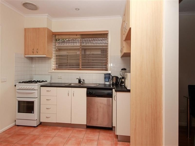 304F Warrigal Road, Cheltenham VIC 3192