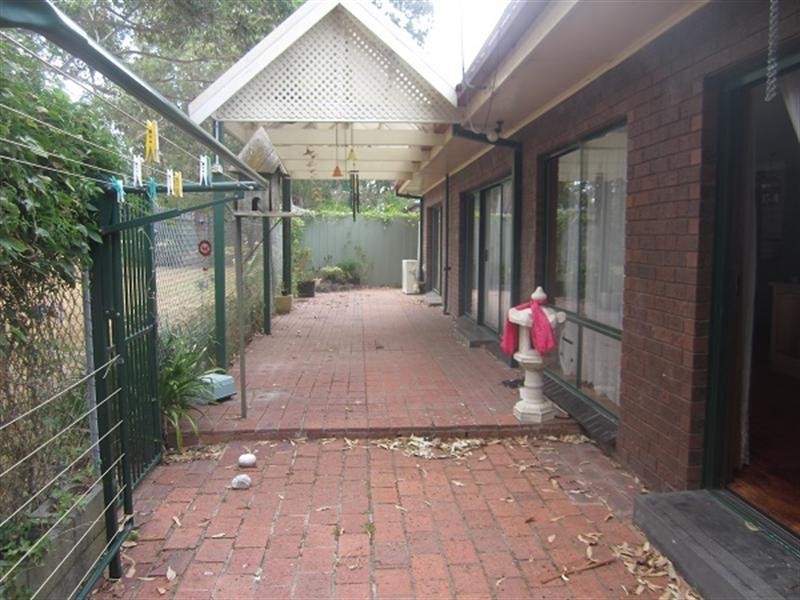 18 Golf Links Crescent, Dingley Village VIC 3172