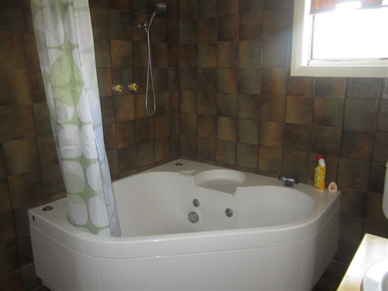 18 Golf Links Crescent, Dingley Village VIC 3172