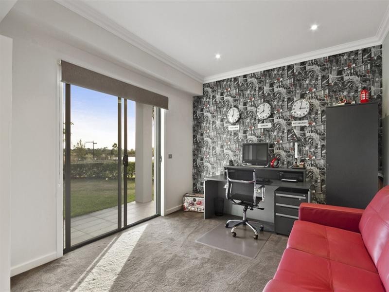 49 Waterside Drive, Waterways VIC 3195