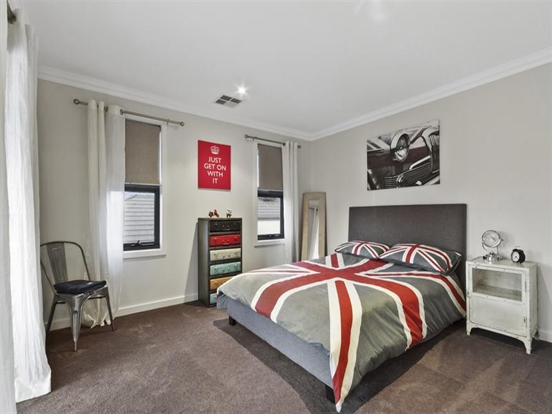 49 Waterside Drive, Waterways VIC 3195