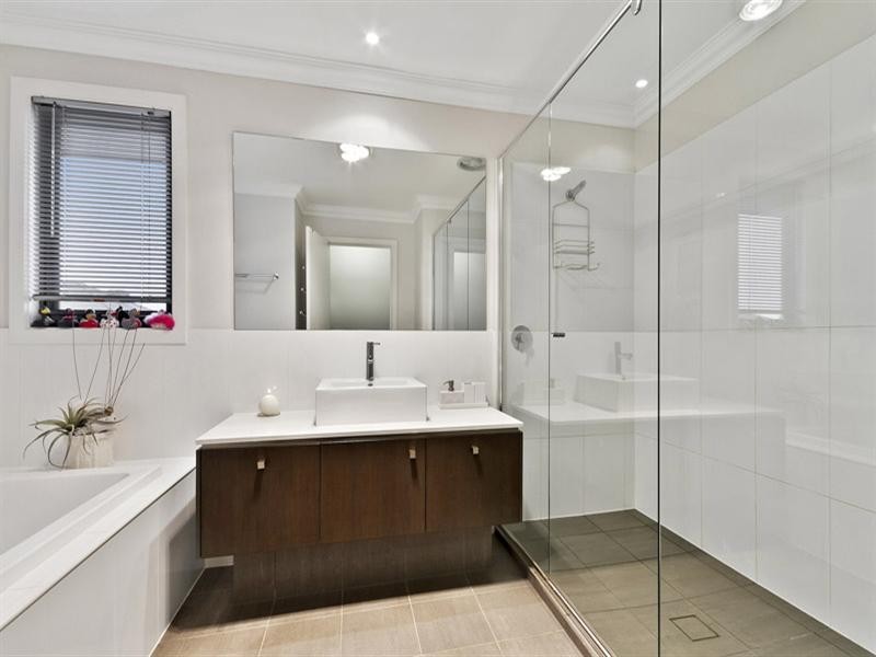 49 Waterside Drive, Waterways VIC 3195