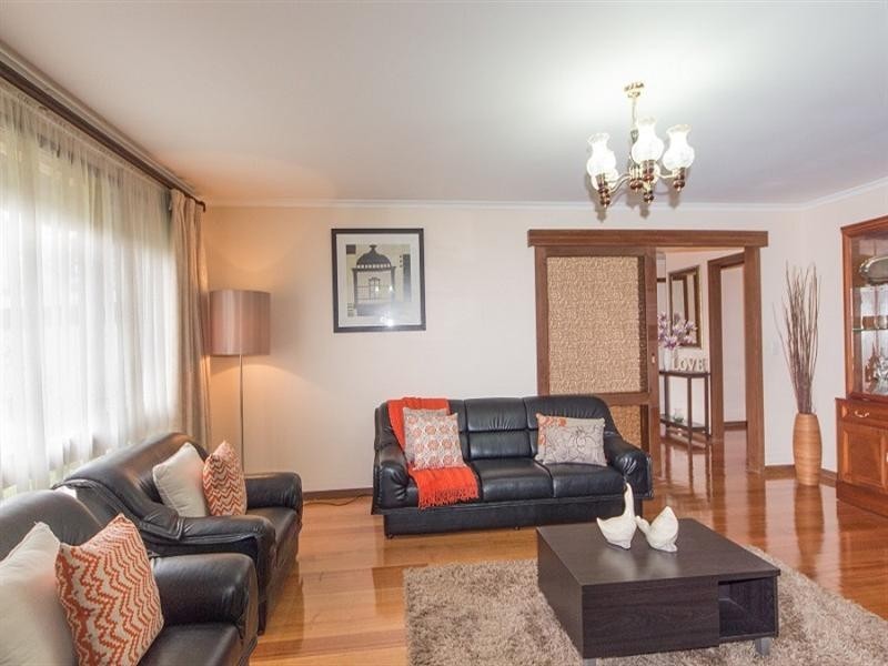 11 Golfwood Close, Dingley Village VIC 3172