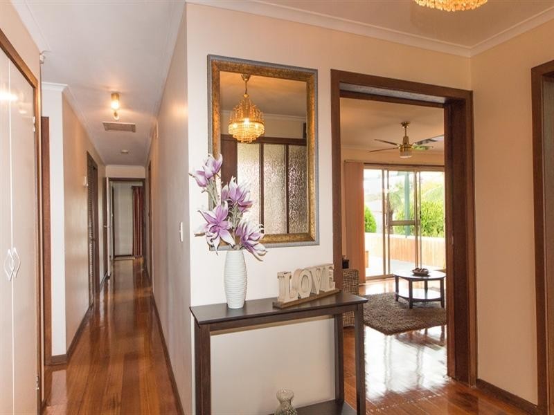 11 Golfwood Close, Dingley Village VIC 3172