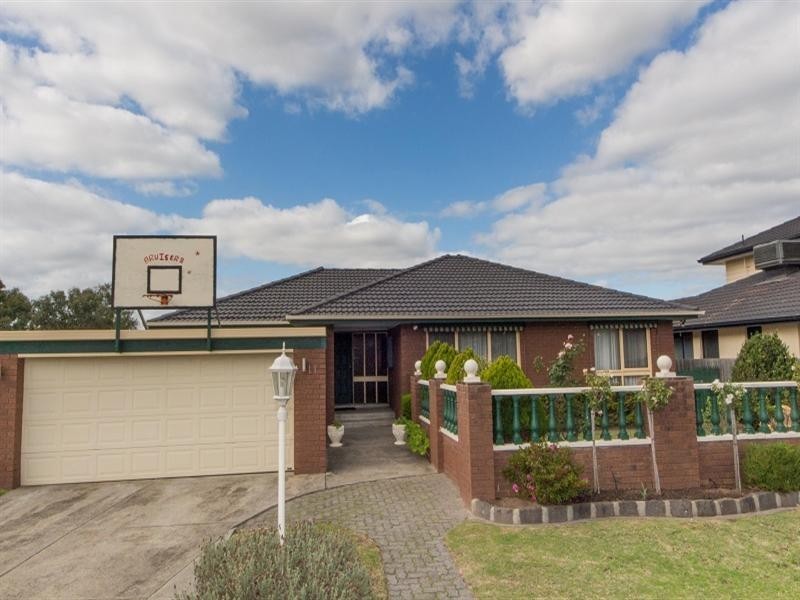 11 Golfwood Close, Dingley Village VIC 3172