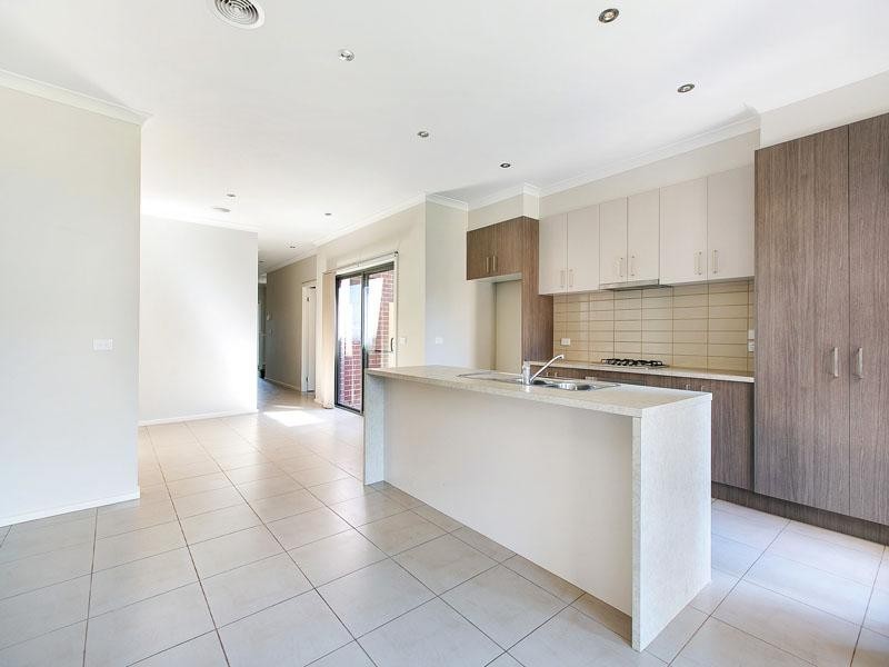 1/4 Rowson Grove, Clarinda VIC 3169