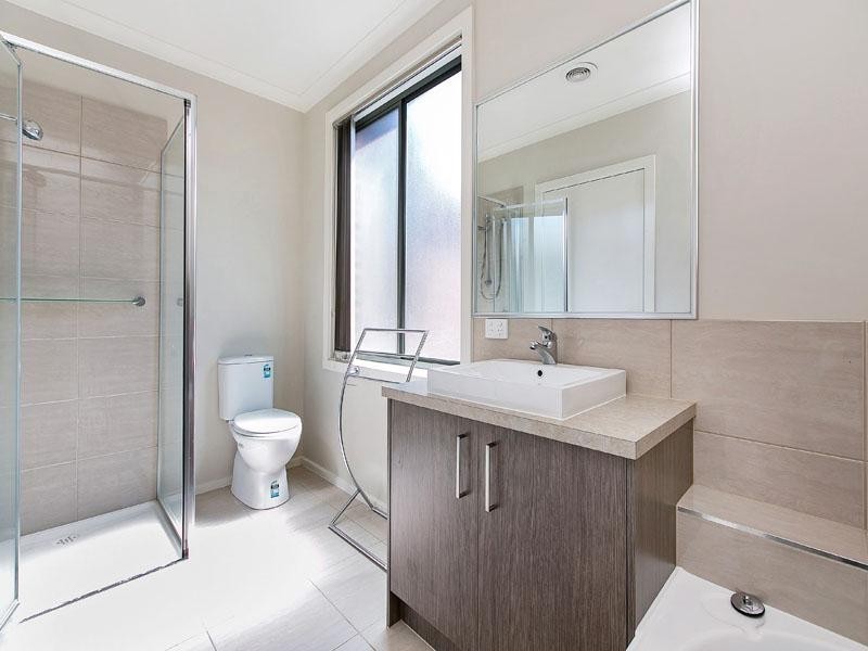 1/4 Rowson Grove, Clarinda VIC 3169