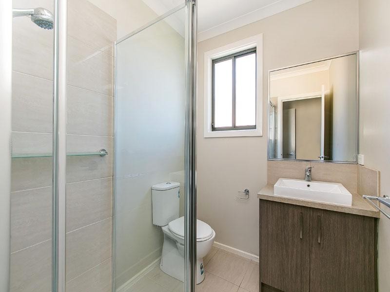 1/4 Rowson Grove, Clarinda VIC 3169