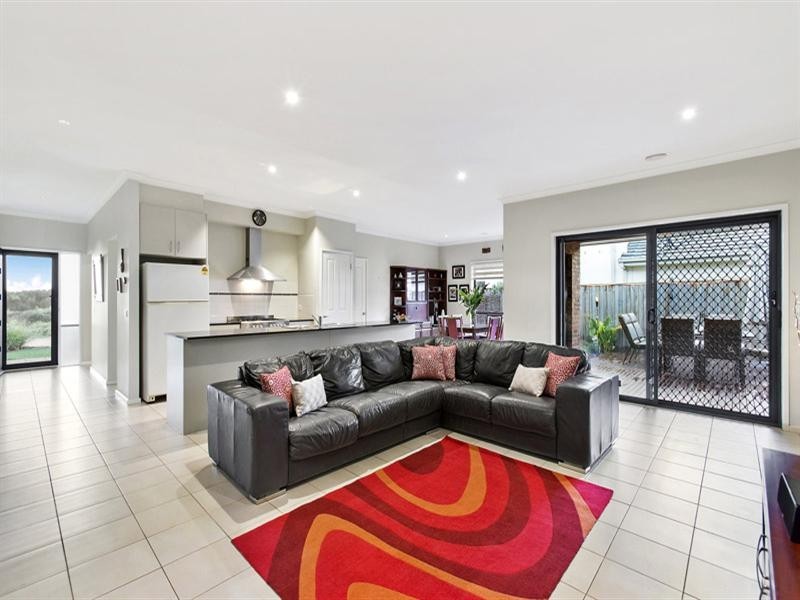 3 Observation Court, Waterways VIC 3195
