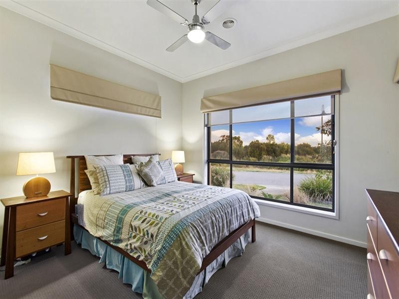 3 Observation Court, Waterways VIC 3195