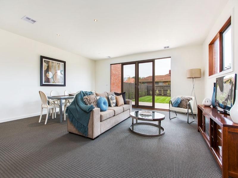 8A Acacia Avenue, Mentone VIC 3194