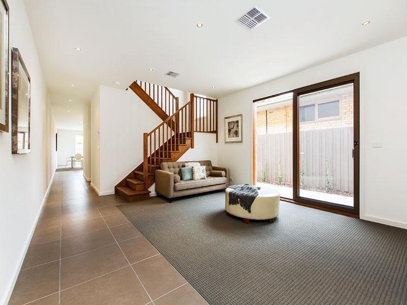 8A Acacia Avenue, Mentone VIC 3194