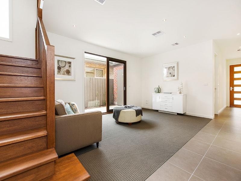 8A Acacia Avenue, Mentone VIC 3194