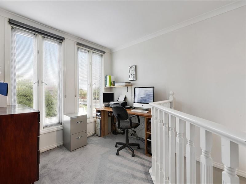 2/2 Fernhill Drive, Dingley Village VIC 3172