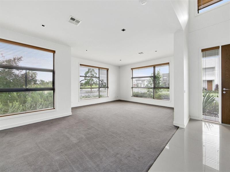 2 Jubilee Boulevard, Waterways VIC 3195