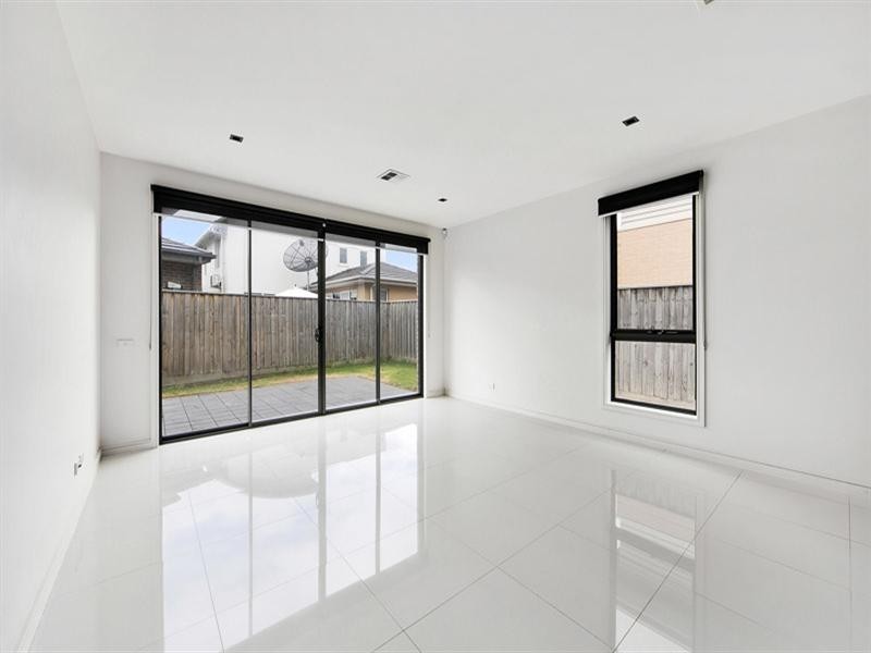 2 Jubilee Boulevard, Waterways VIC 3195