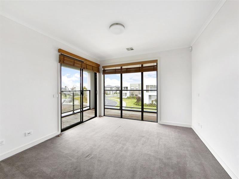 2 Jubilee Boulevard, Waterways VIC 3195