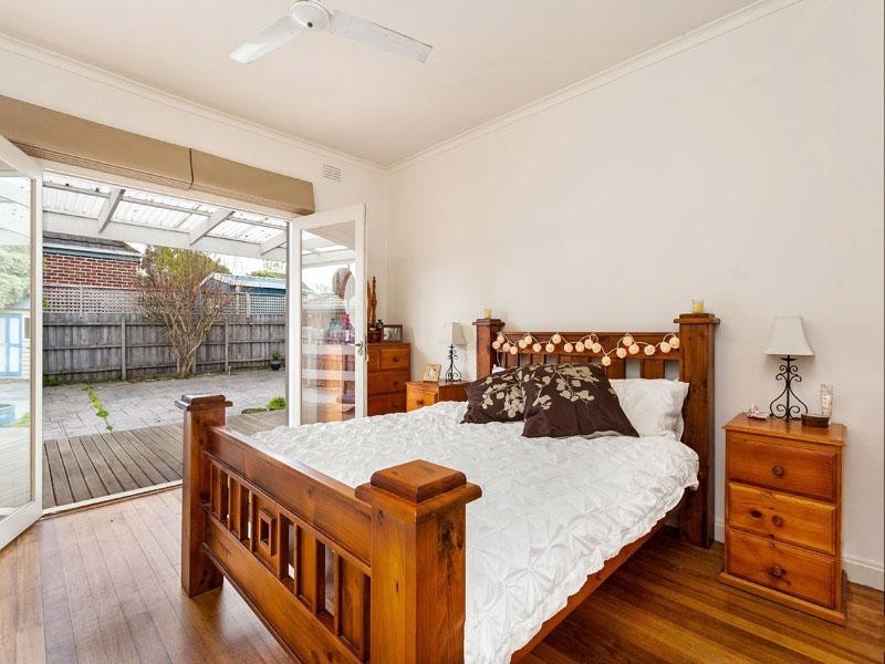 1F Bernard Street, Cheltenham VIC 3192