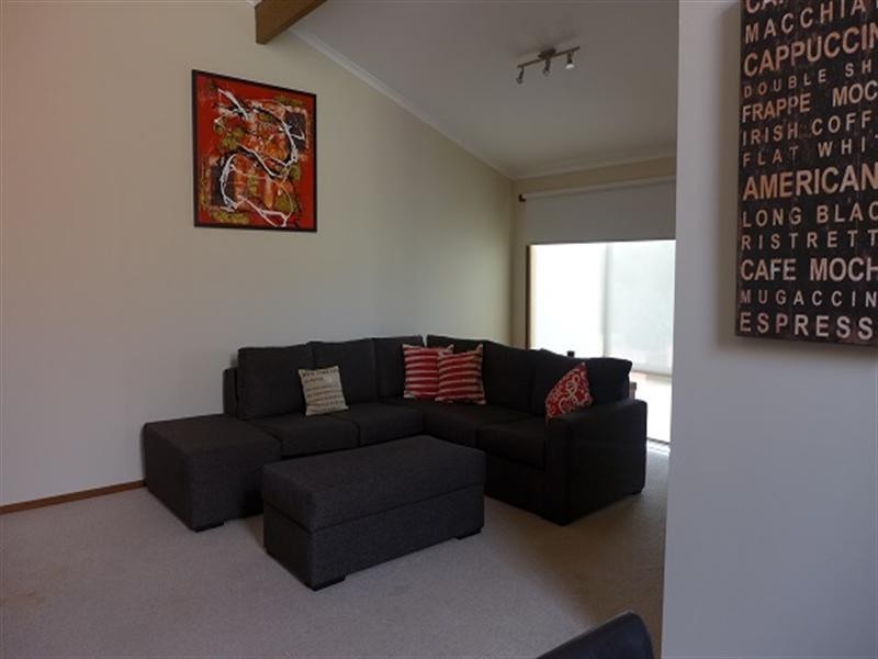 25/11 Hannah Street, Cheltenham VIC 3192