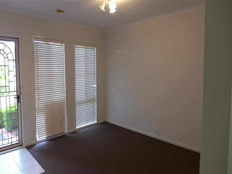 3 Kingsland Close, Dingley Village VIC 3172