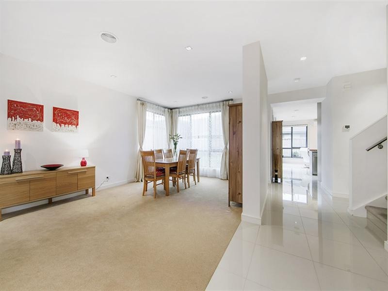 11 Dresden Drive, Waterways VIC 3195