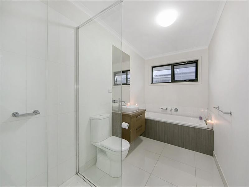 11 Dresden Drive, Waterways VIC 3195