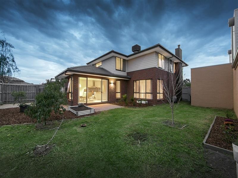 11 Dresden Drive, Waterways VIC 3195