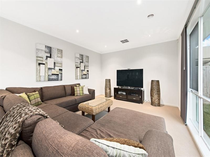 12 Black Swan Lane, Waterways VIC 3195