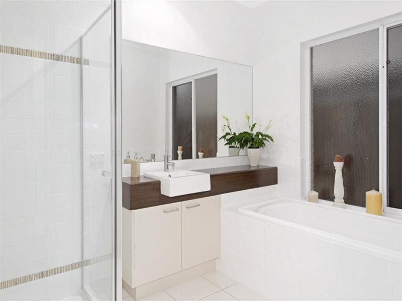 12 Black Swan Lane, Waterways VIC 3195