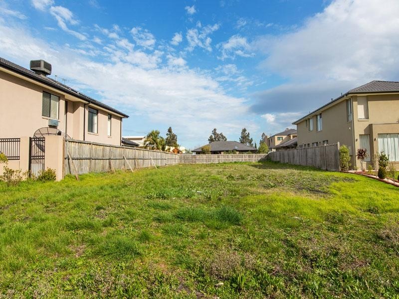 6 Sunset Close, Waterways VIC 3195