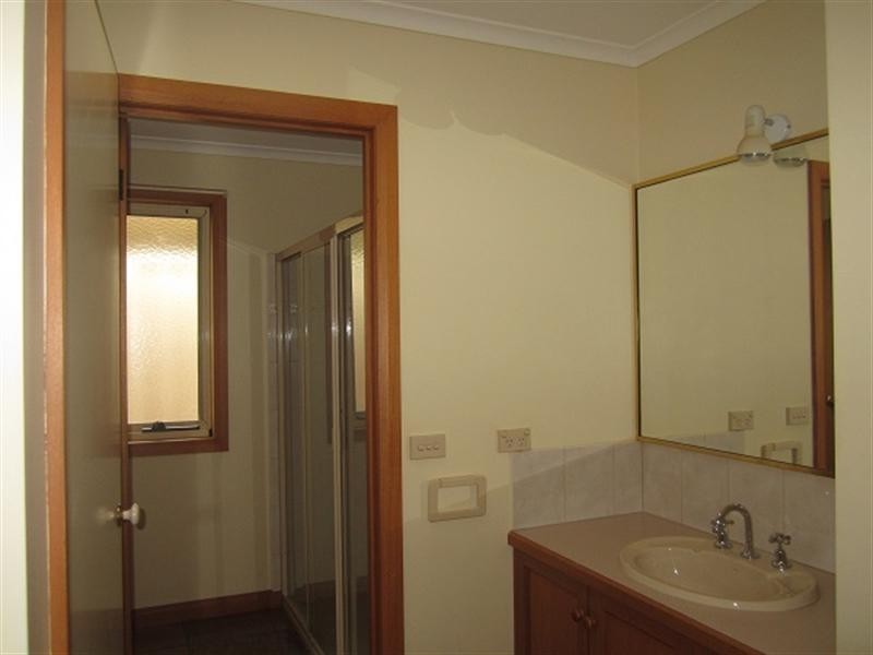 1 Newbridge Close, Dingley Village VIC 3172