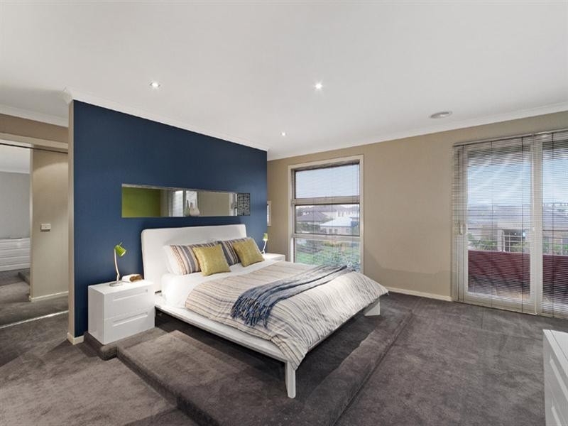 3 Greenbush Grove, Waterways VIC 3195