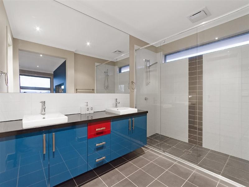 3 Greenbush Grove, Waterways VIC 3195