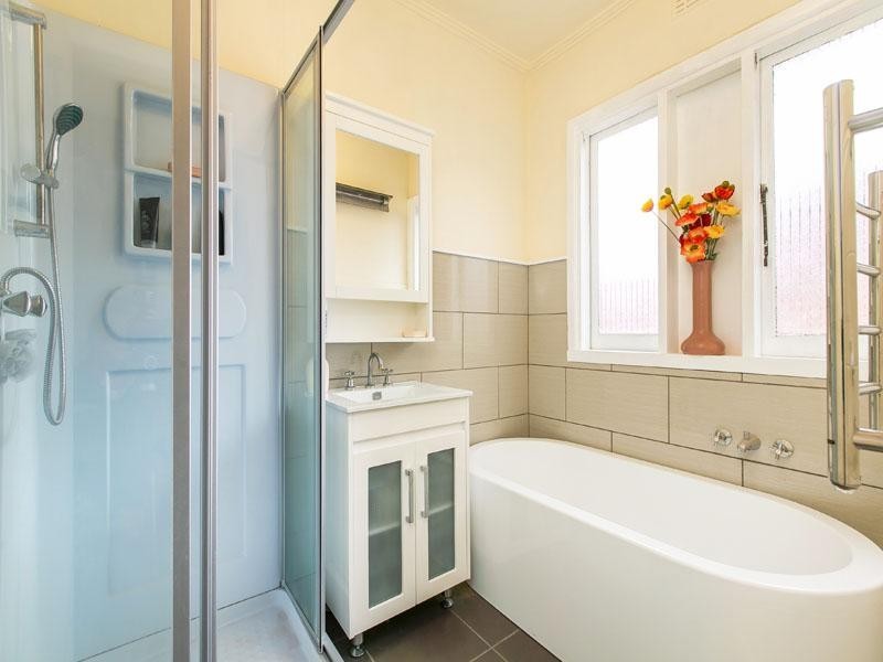 23 Heather Grove, Cheltenham VIC 3192