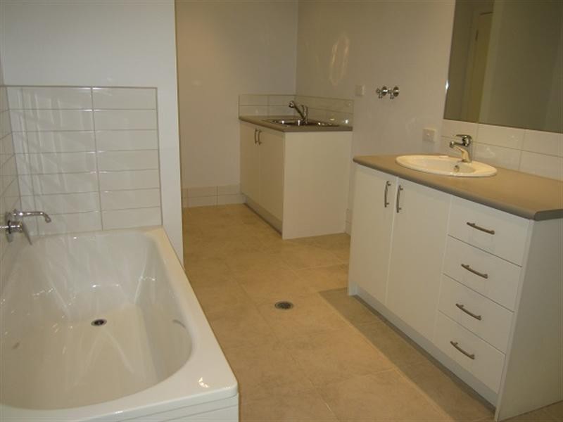 4/279 Charman Road, Cheltenham VIC 3192