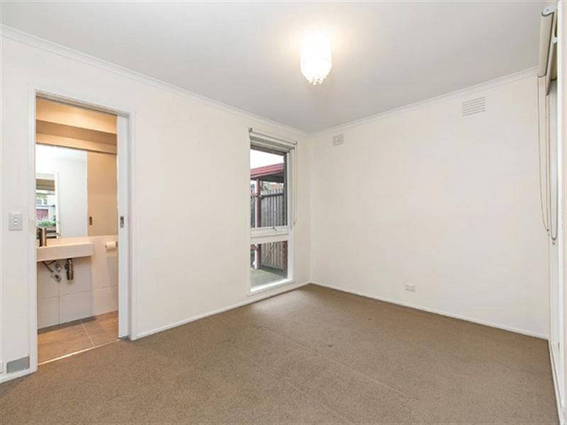4 Hobsons Place, Dingley Village VIC 3172