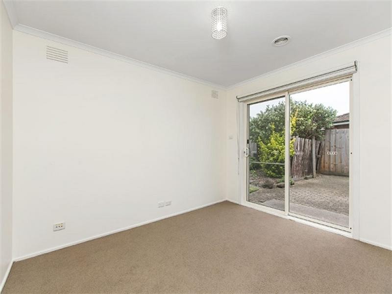 4 Hobsons Place, Dingley Village VIC 3172