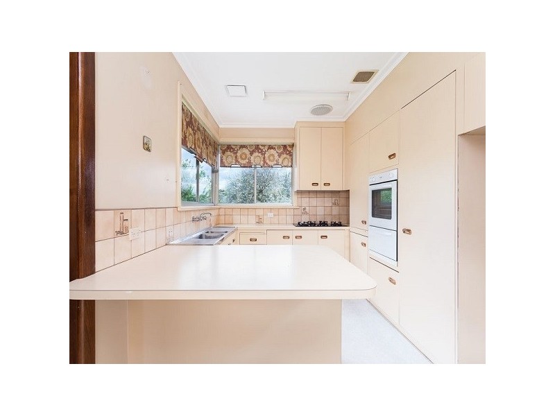 7 Tomar Court, Cheltenham VIC 3192