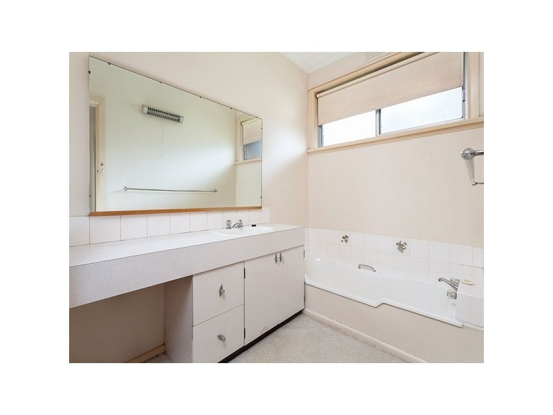 7 Tomar Court, Cheltenham VIC 3192