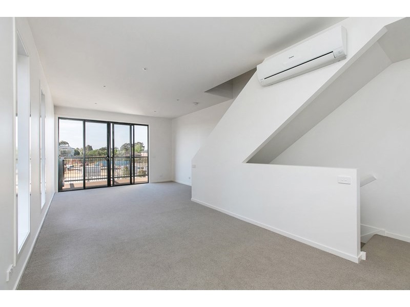 22 Central Park Walk, Cheltenham VIC 3192