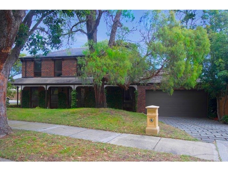 13 Golflinks Crescent, Dingley Village VIC 3172