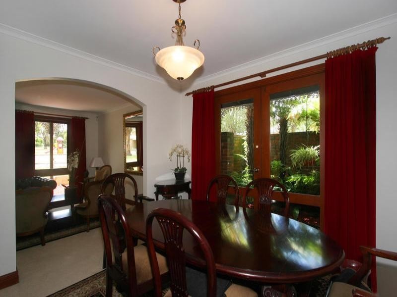 13 Golflinks Crescent, Dingley Village VIC 3172