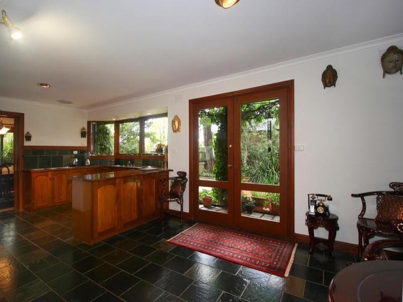 13 Golflinks Crescent, Dingley Village VIC 3172