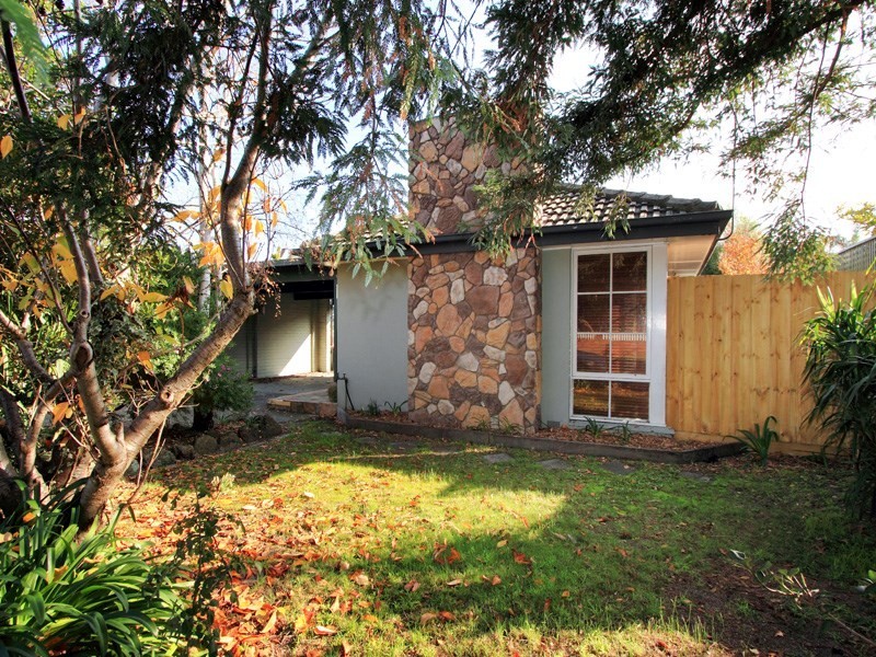 4 Forest Park Road, Dingley Village VIC 3172