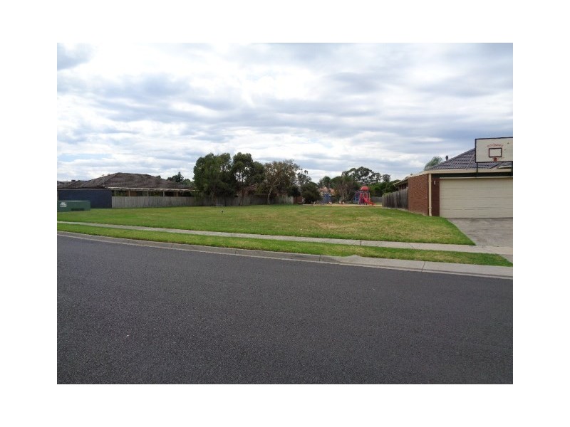18 Golfwood Close, Dingley Village VIC 3172