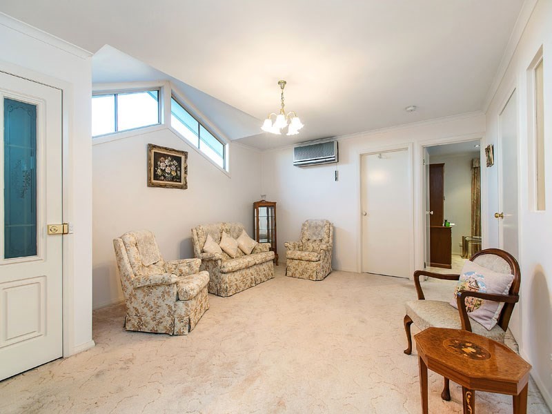 2 Macao Court, Cheltenham VIC 3192