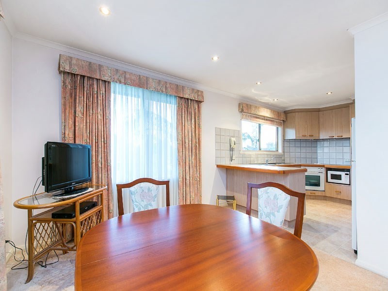 2 Macao Court, Cheltenham VIC 3192