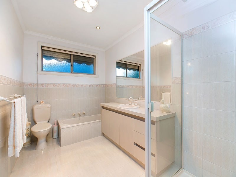 2 Macao Court, Cheltenham VIC 3192