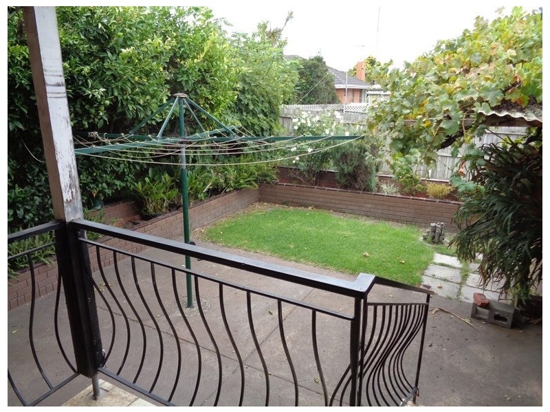 43 Warren Road, Cheltenham VIC 3192