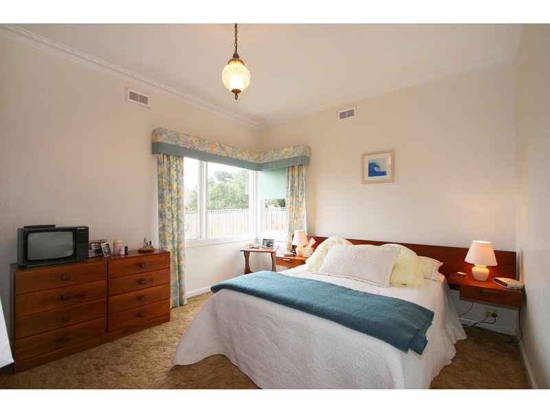 1 Booker Street, Cheltenham VIC 3192